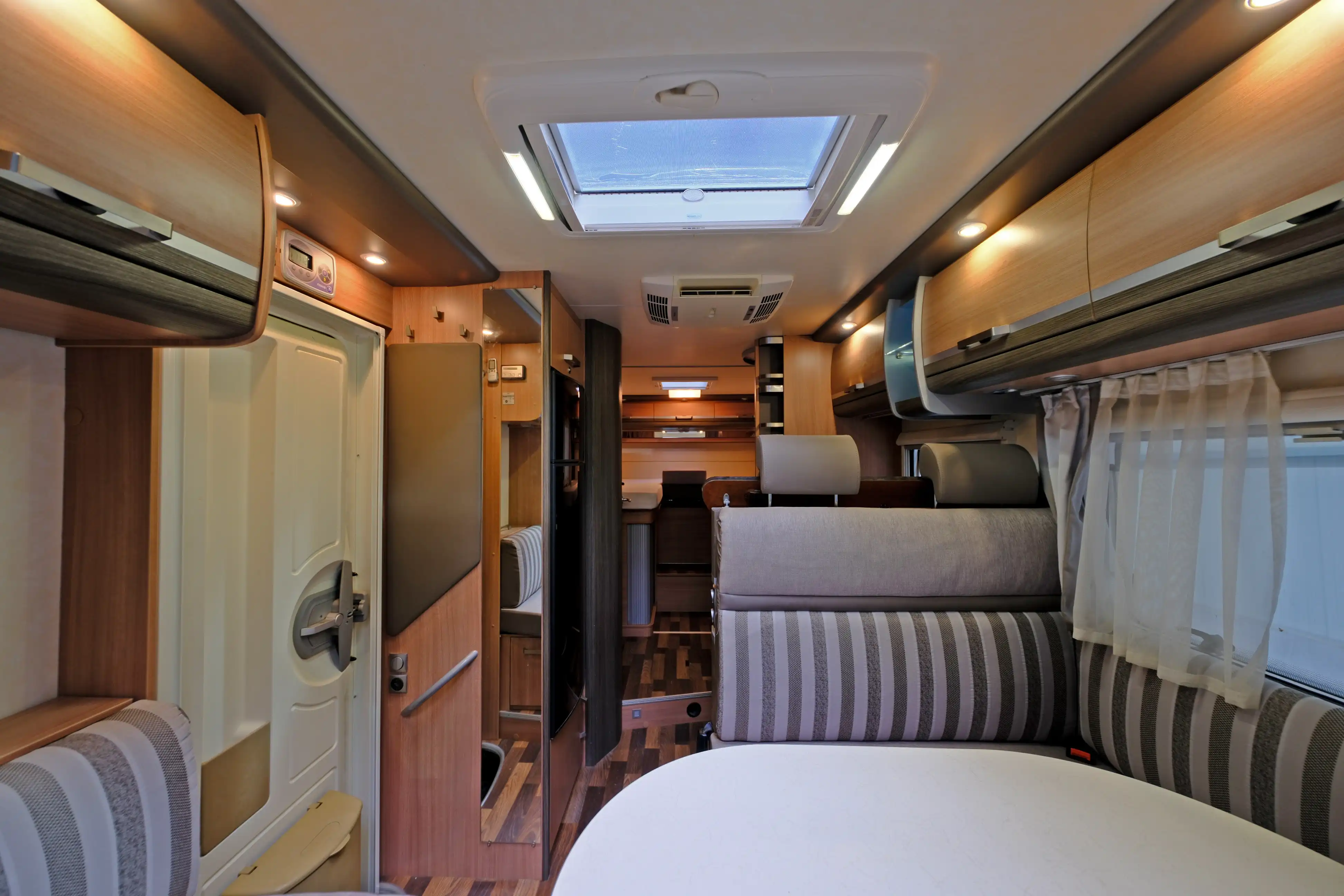 KNAUS SKY TI 700 MEG